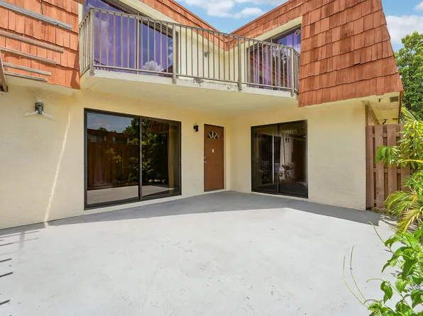 8389 N Coral Circle, North Lauderdale, FL 33068