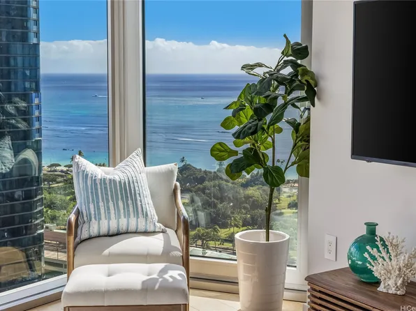 1001 Queen St #2602, Honolulu, HI 96816