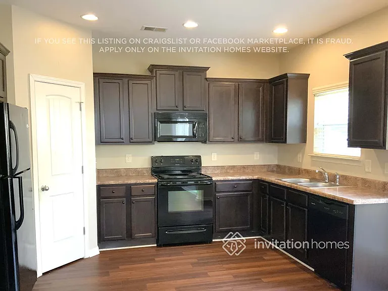 200 Reston Ct — Photo 4
