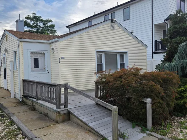 724 E Park Avenue, Long Beach, NY 11561