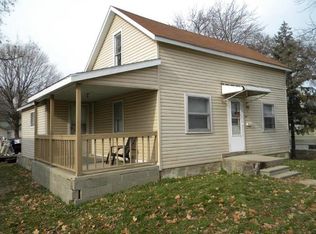 907 Wilson Ave, Sterling, IL 61081