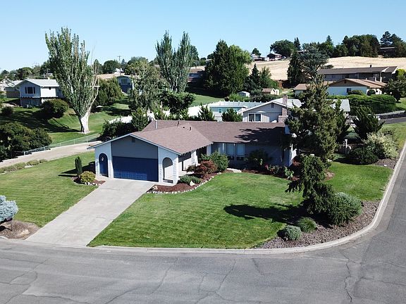 2nd image of 805 Dayton Dr