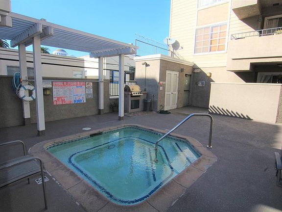 4th image of 645 Pacific Ave Unit 303