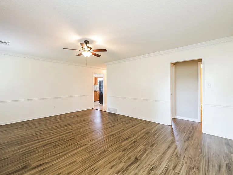 7549 Clarkfield Pl — Photo 5