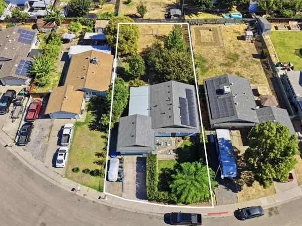 1105 Juniper Dr, Willows, CA 95988
