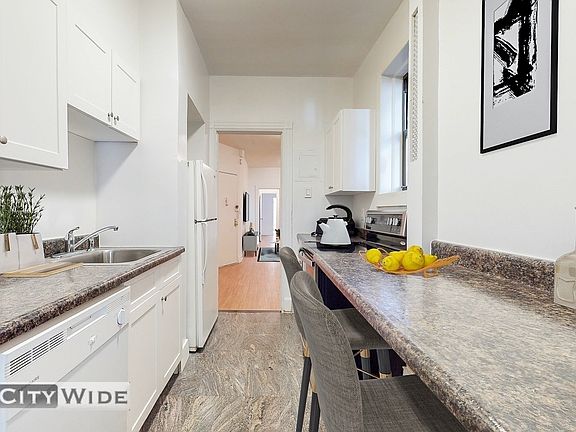 4th image of 517 E 81st St #2W