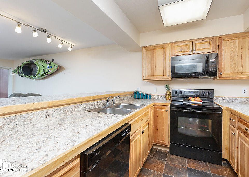 2nd image of 7786 Boundary Ave