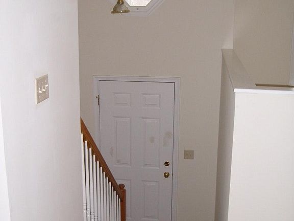 3rd image of 519 Grouse Dr