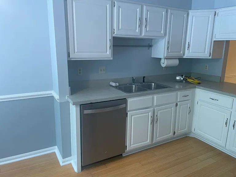 205 Forest Ct #205 — Photo 4