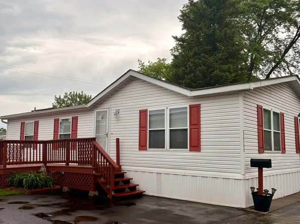32544 N Center Ln, Grayslake, IL 60030