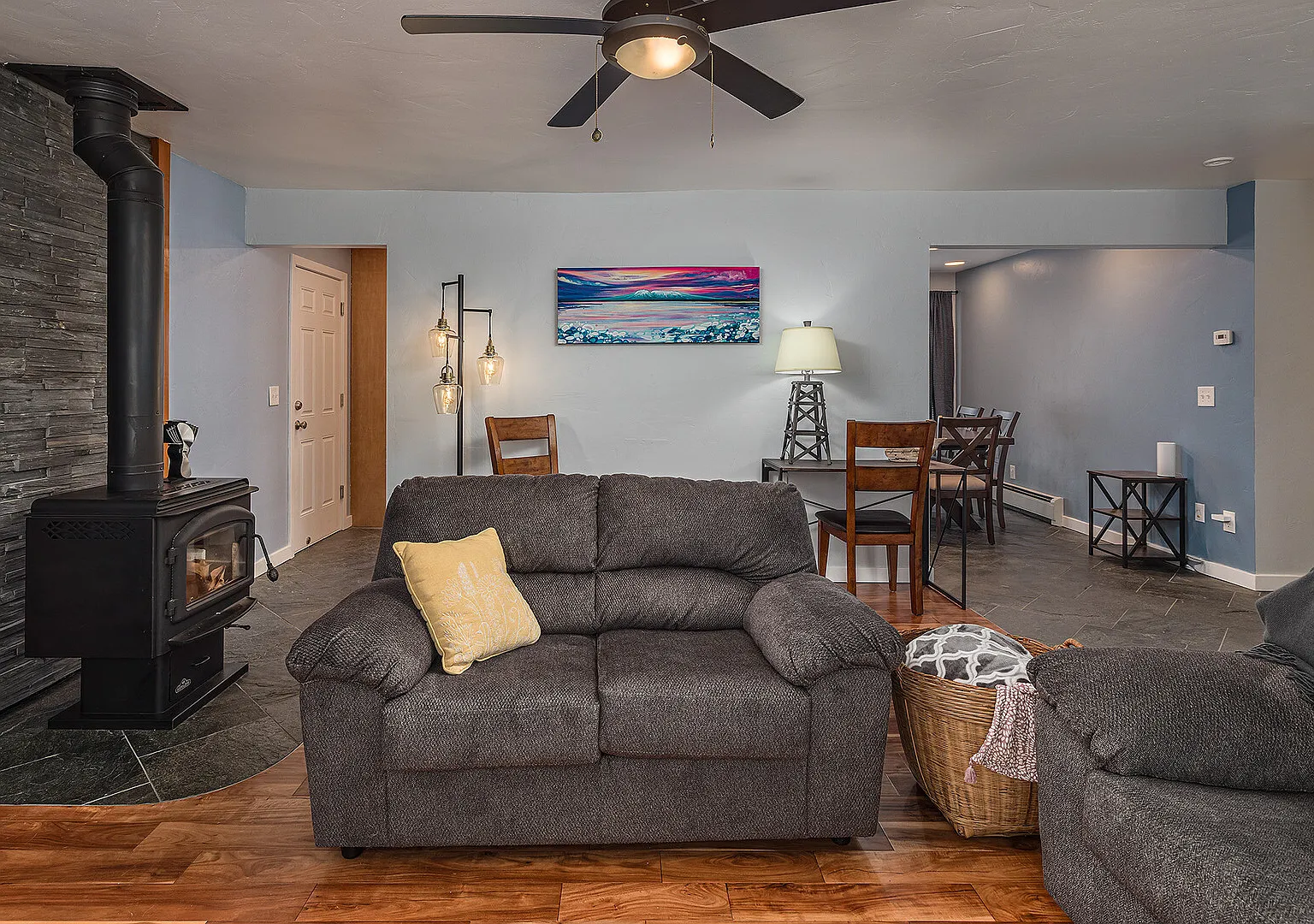 Cozy City Stay- 3bdrm near Airport — Photo 1