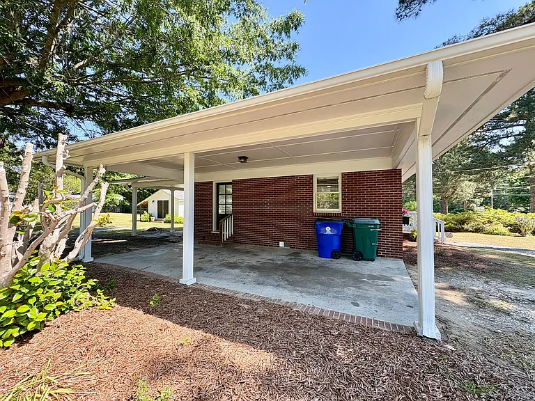 102 N Clarendon Dr — Photo 30