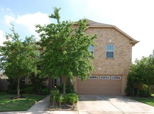 6802 Dunvegan Ln, Sugar Land, TX 77479