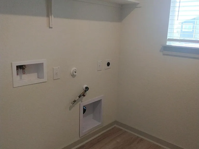 10705 Meris Ln — Photo 11