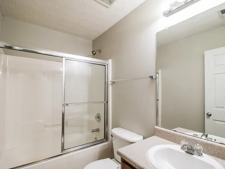 112 Garrison Ln — Photo 16