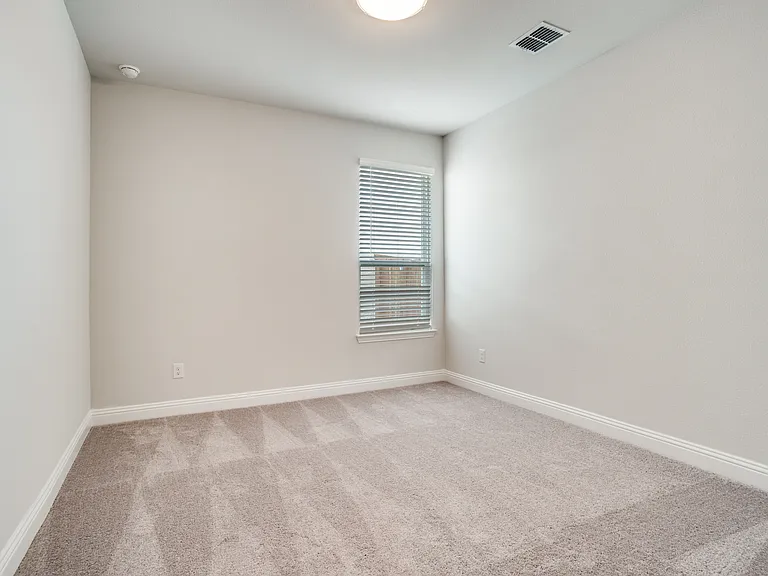 810 Sicily Blvd — Photo 9