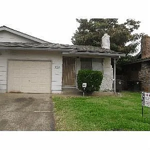 2715 El Caprice Dr photo 1