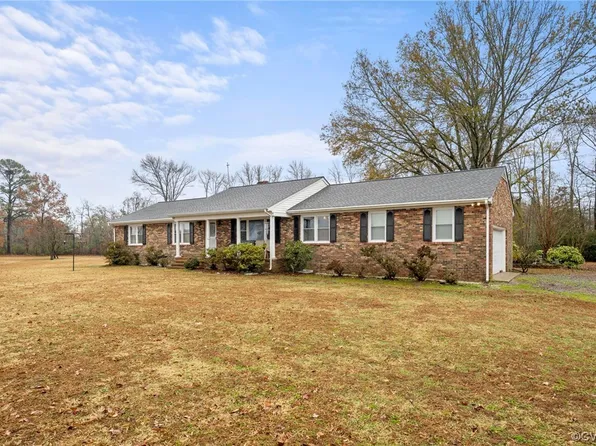 296 River Pl, Dunnsville, VA 22454