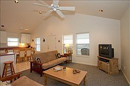 4th image of 4114 San Jacinto Dr