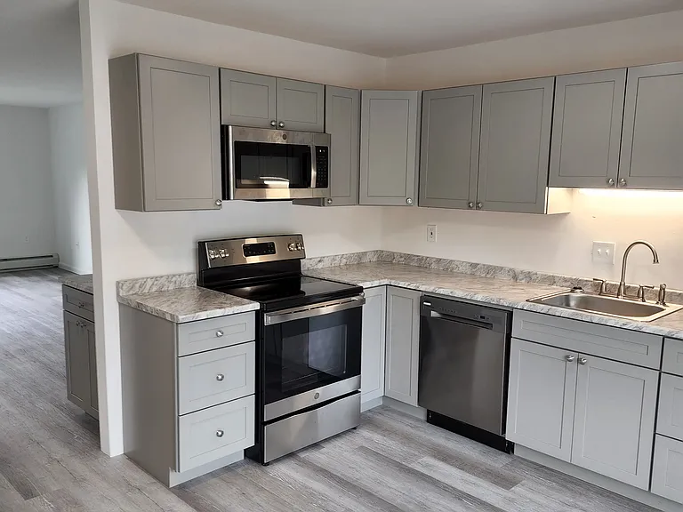 430 Grandview Ave #9 — Photo 2