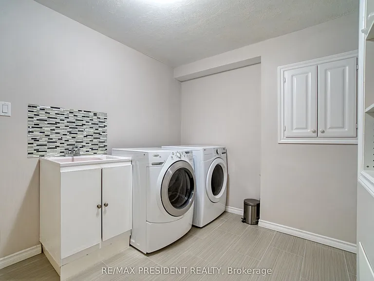 1565 Mickleborough Ct — Photo 42