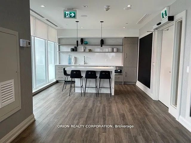 212 King William St #821 — Photo 18