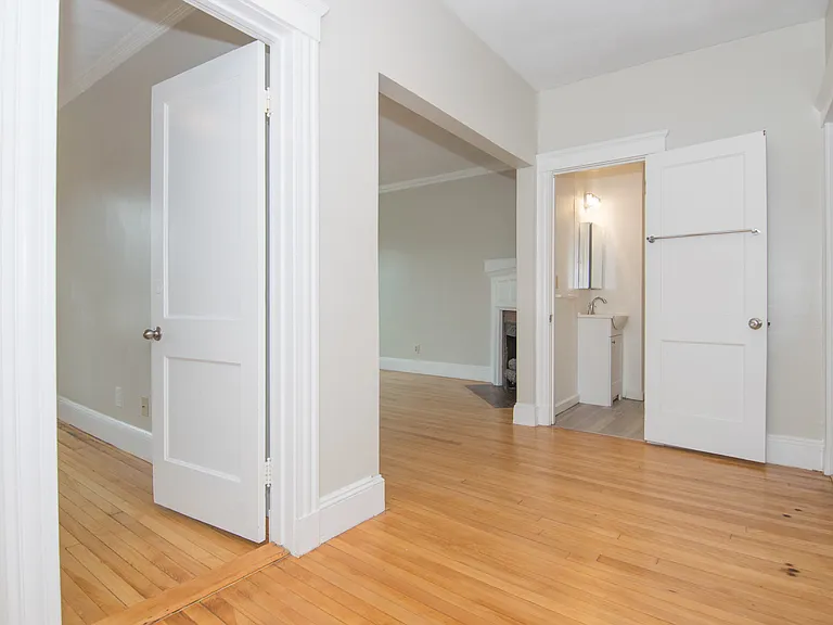 4 Gardner St #10 — Photo 16