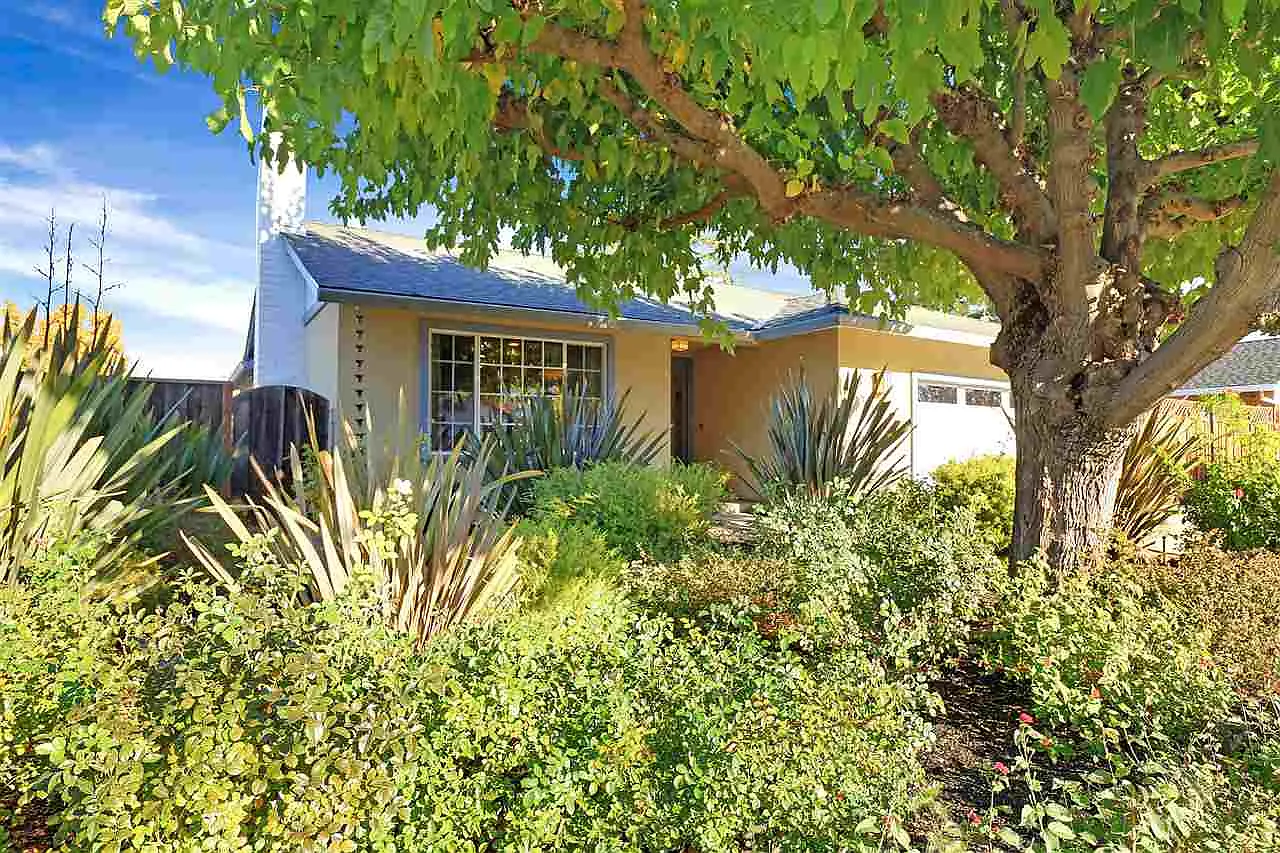 61 Shaw Pl photo 1