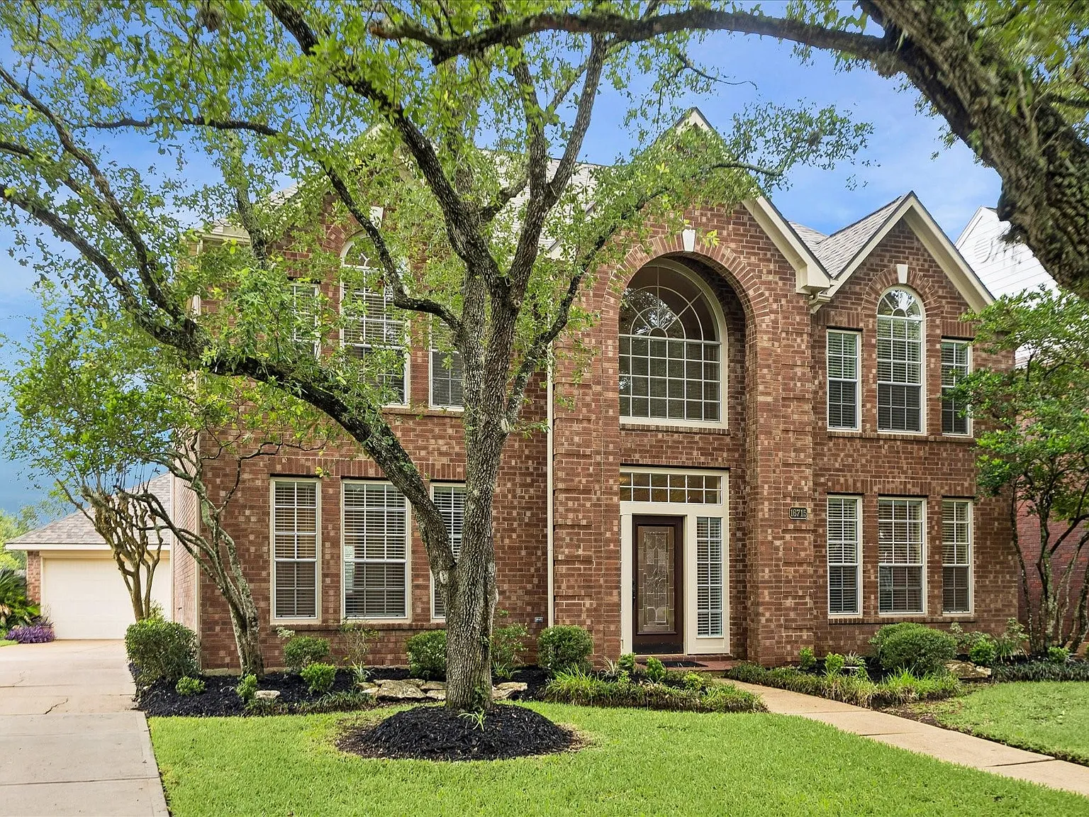4 bed, 2.5 bath, 3010 sqft, $3,000 — Photo 3