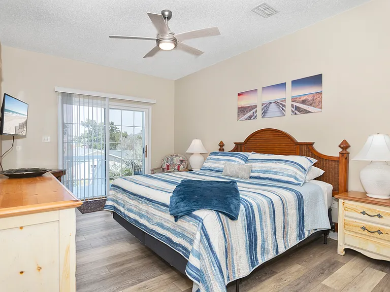 4612 Surf St #1 — Photo 17