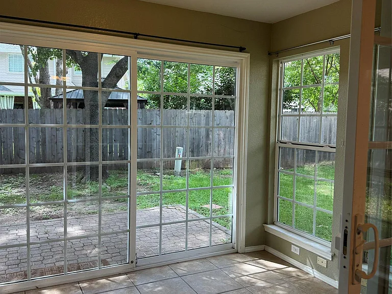 8001 Tallyho Trl — Photo 9