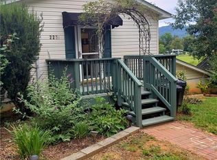 223B Davidson Rd, Swannanoa, NC 28778
