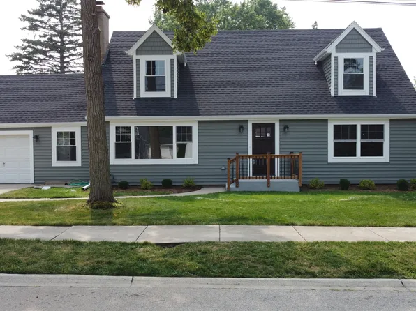 534 Lill St, Barrington, IL 60010