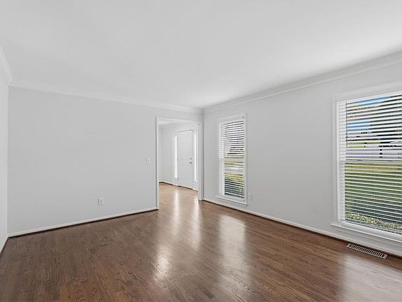 5th image of 620 Brook Landing Ct