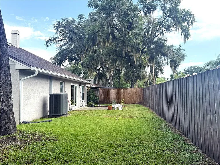 2042 Shadow Pine Dr — Photo 27