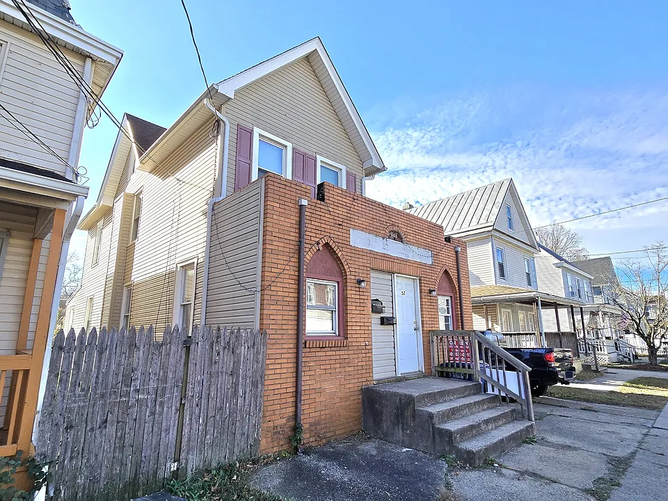 52 E Hancock St #B
