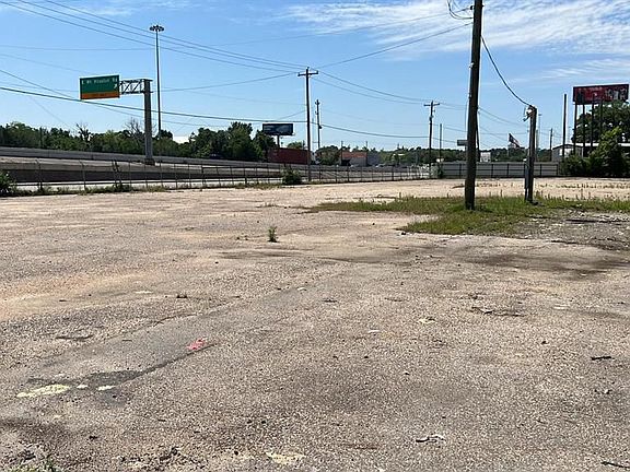 5th image of 12035 Eastex Fwy