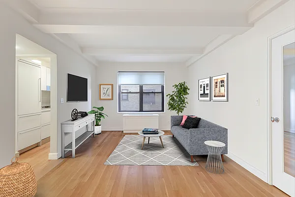 Rented by Cooper & Cooper Real Estate | media 10