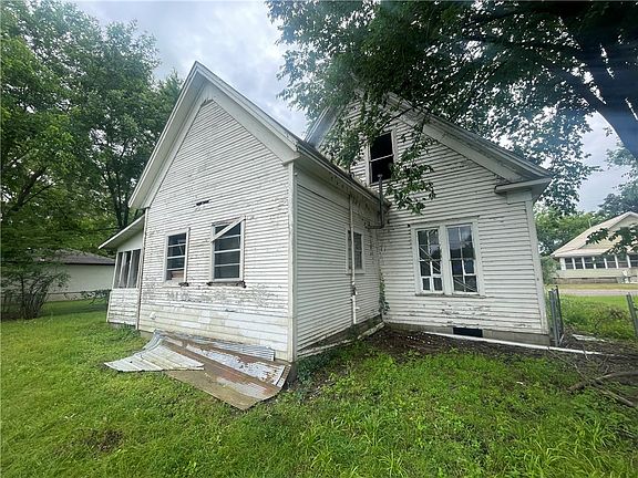 4th image of 608 Filmore St