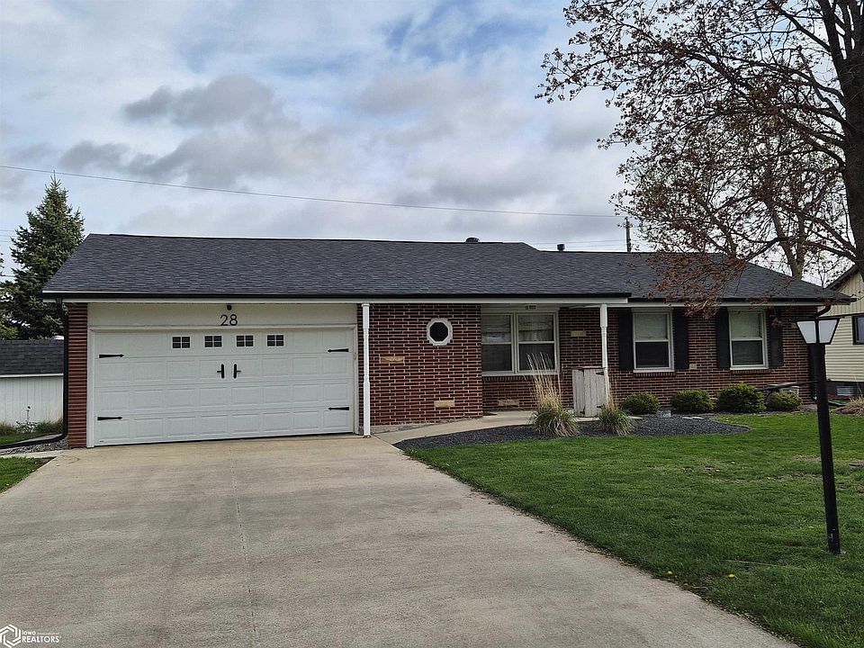 1st image of 28 Spruce Dr