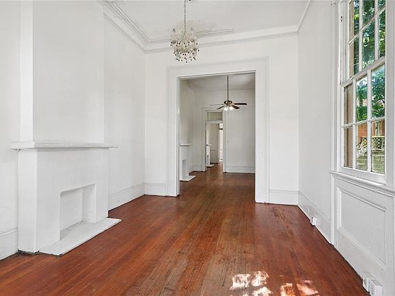 2nd image of 2217-19 Columbus St