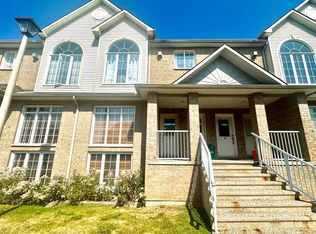 1701 Blohm Dr #13, Ottawa, ON K1G 6N6