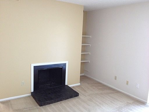 3rd image of 1003 Parkvale Ct APT 9