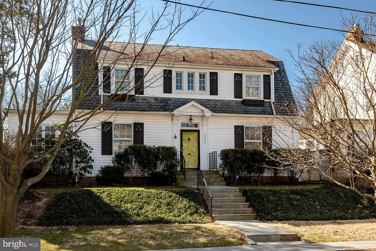 3752 Jocelyn St NW photo 1