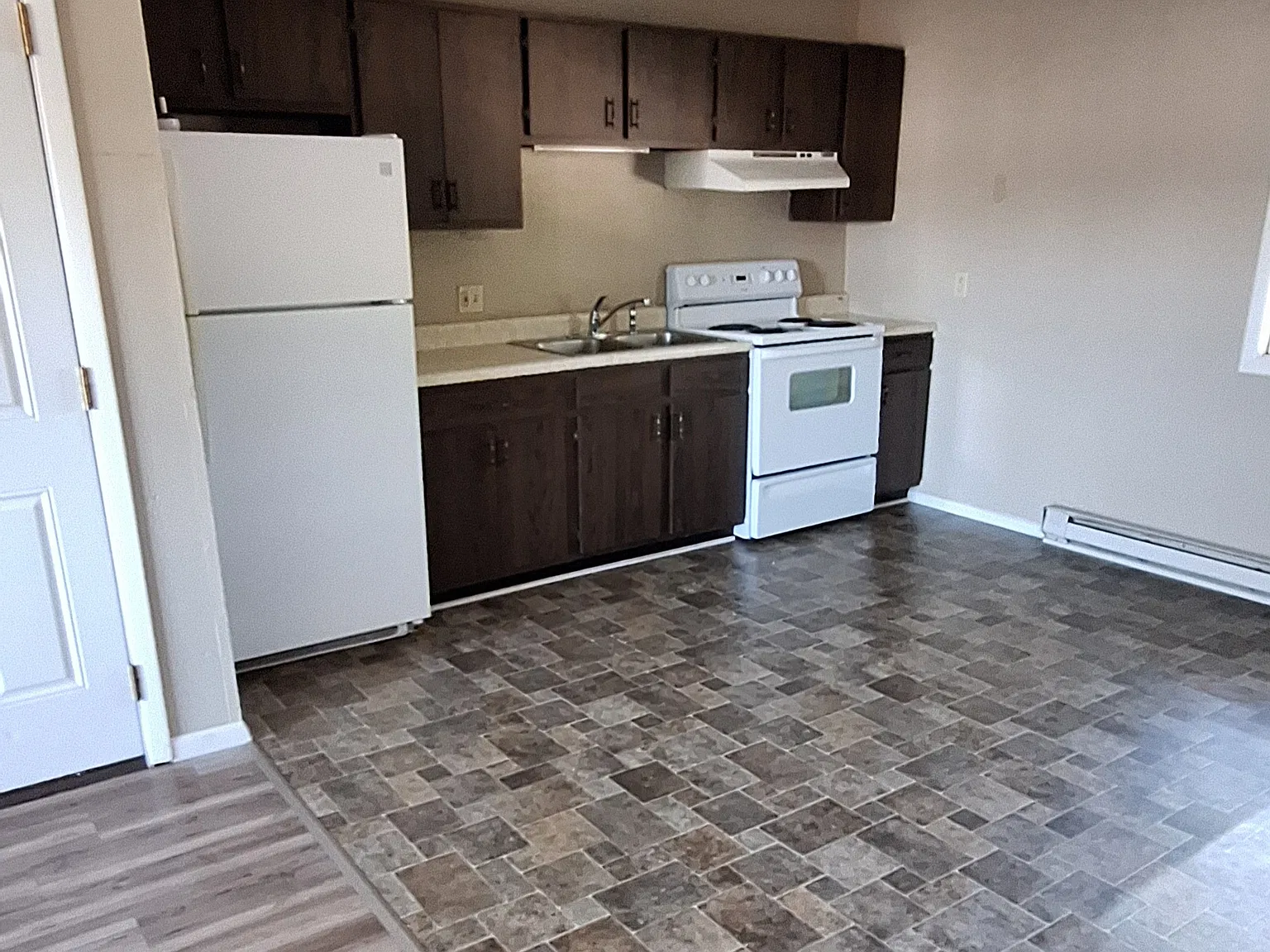 2 bed, $950 — Photo 2