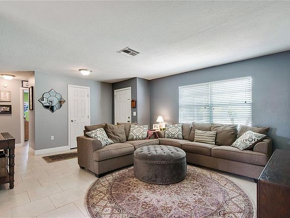 5th image of 6230 Palmview Ct