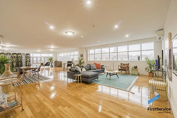 Rented by FirstService Realty (legacy) | media 4