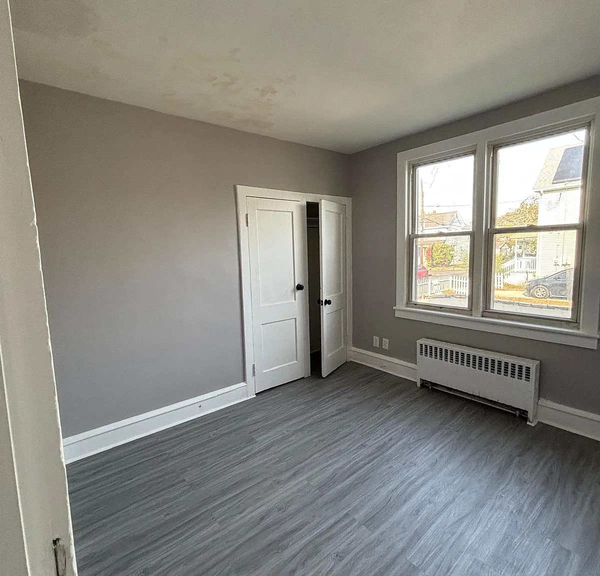 3 bed, 2000 sqft, $1,995 — Photo 2
