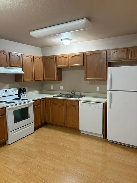 3 bed, 1.5 bath, $1,400 — Photo 4