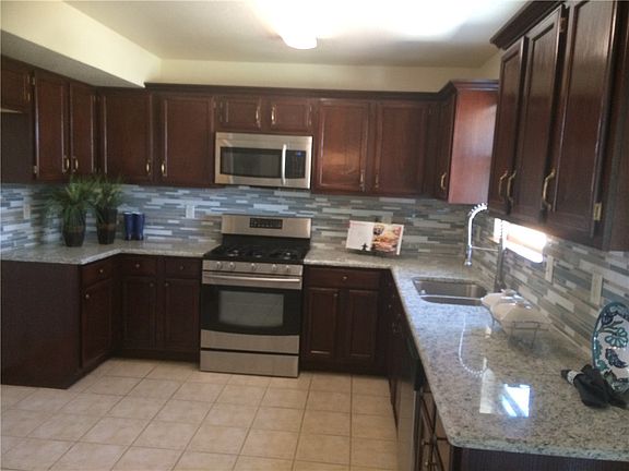 3rd image of 5833 Sixta Dr